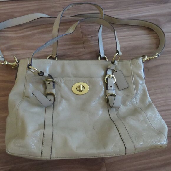 COACH Chelsea Taupe Tan Patent Leather Turnlock Shoulder Zip Up Tote Bag - Picture 2 of 15